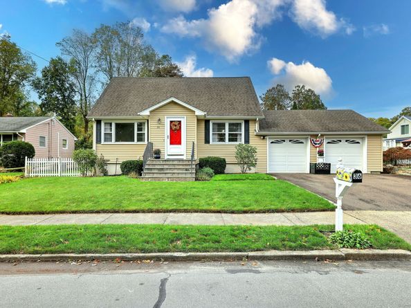 36 Tina Circle, Bridgeport CT 06606