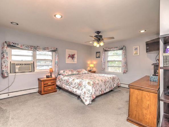 36 Tina Circle, Bridgeport CT 06606