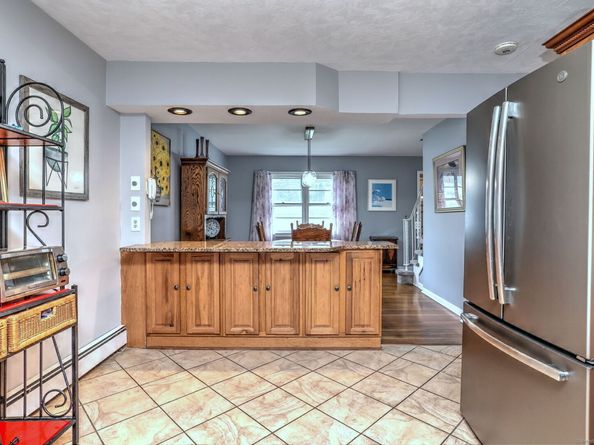36 Tina Circle, Bridgeport CT 06606