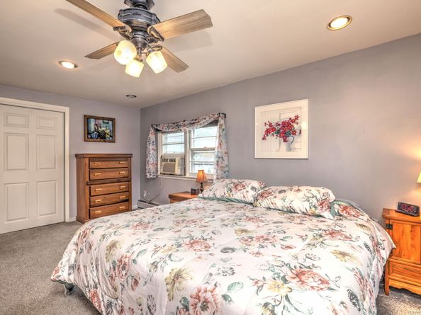 36 Tina Circle, Bridgeport CT 06606