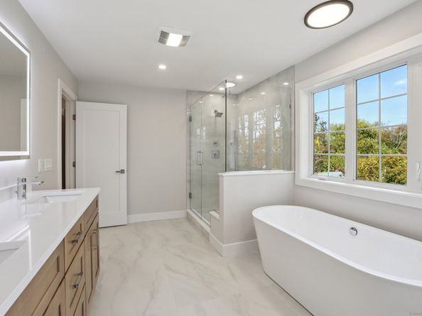 6 Vista Street, Danbury CT 06811