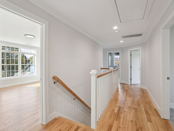 6 Vista Street, Danbury CT 06811