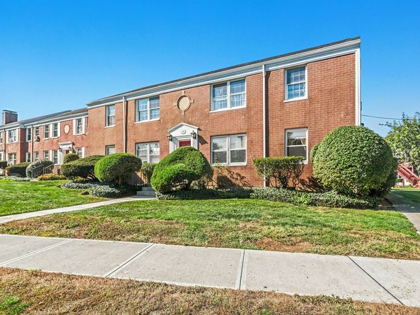 30 Revere Drive APT 3, Stamford CT 06902