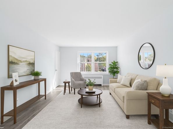 30 Revere Drive APT 3, Stamford CT 06902