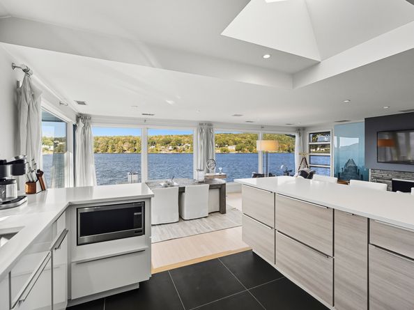 106 N Lake Shore Drive, Brookfield CT 06804