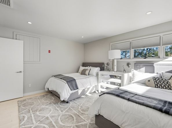 106 N Lake Shore Drive, Brookfield CT 06804