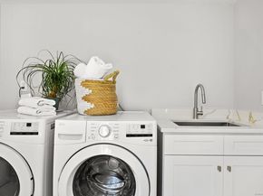 401 Unity Road, Trumbull CT 06611