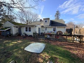 33 Assisi Way, Norwalk CT 06851