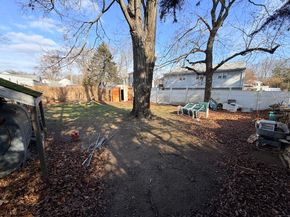 33 Assisi Way, Norwalk CT 06851