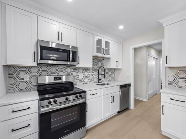 180 Glenbrook Road APT 35, Stamford CT 06902