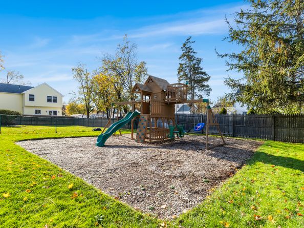 180 Glenbrook Road APT 35, Stamford CT 06902