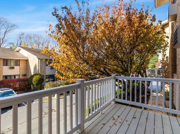 180 Glenbrook Road APT 35, Stamford CT 06902