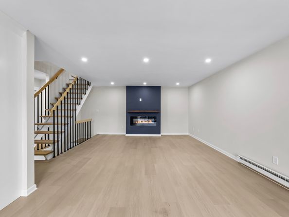 180 Glenbrook Road APT 35, Stamford CT 06902