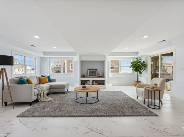 35 5th Avenue, Stratford CT 06615