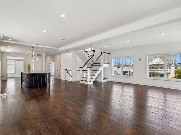 35 5th Avenue, Stratford CT 06615