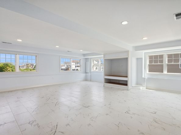 35 5th Avenue, Stratford CT 06615