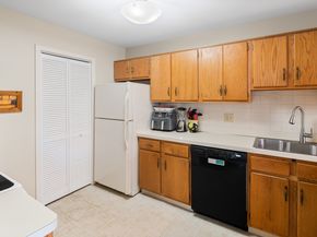 455 Hope Street APT 2F, Stamford CT 06906