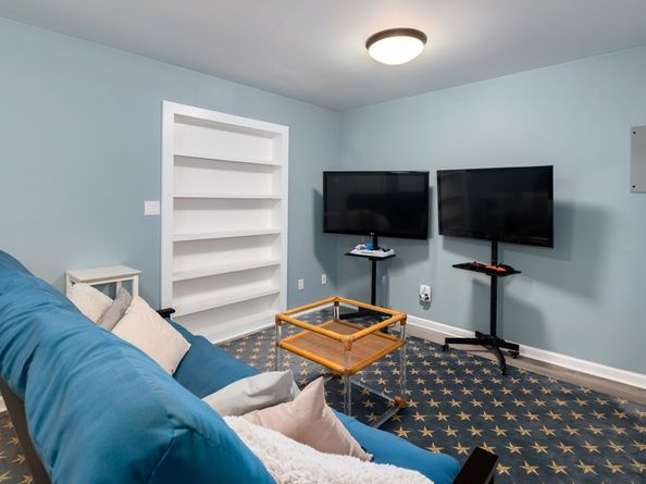 455 Hope Street APT 2F, Stamford CT 06906