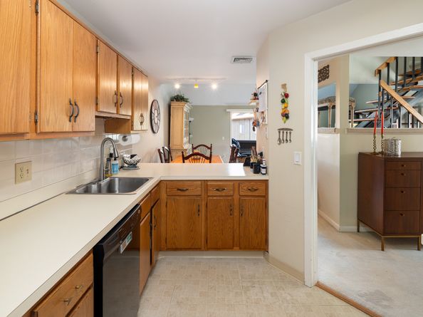 455 Hope Street APT 2F, Stamford CT 06906