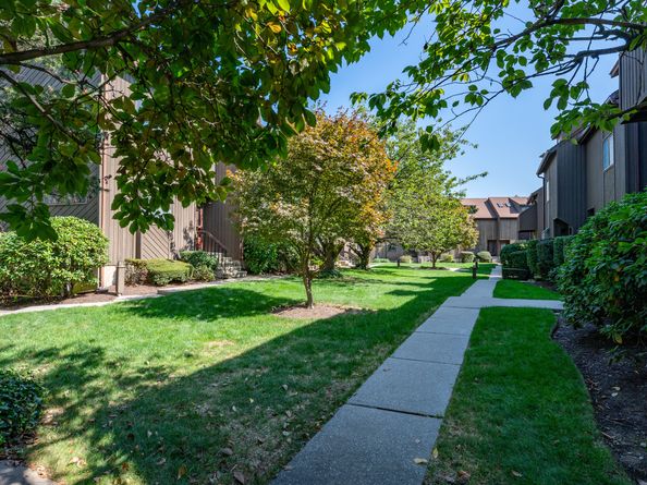 455 Hope Street APT 2F, Stamford CT 06906
