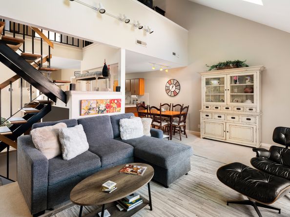 455 Hope Street APT 2F, Stamford CT 06906