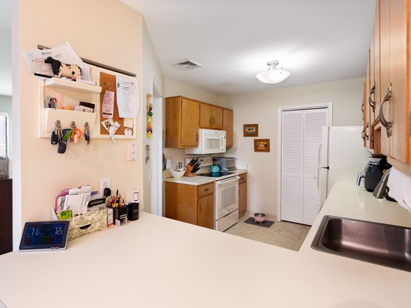 455 Hope Street APT 2F, Stamford CT 06906