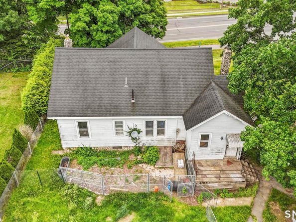 663 White Plains Road, Trumbull CT 06611