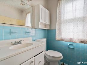 663 White Plains Road, Trumbull CT 06611