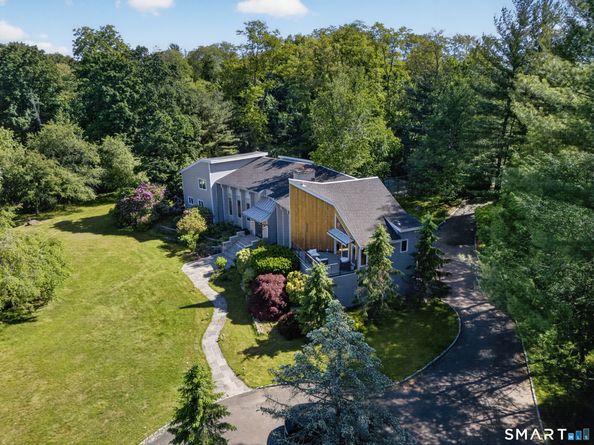 2177 Cross Highway, Fairfield CT 06824