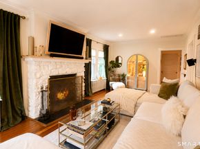 5 Hanover Road, Newtown CT 06470