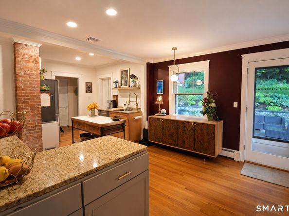 5 Hanover Road, Newtown CT 06470