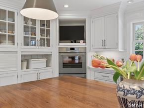 41 Peaceable Street, Ridgefield CT 06877