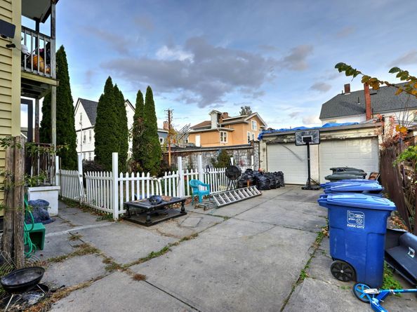 696 Kossuth Street, Bridgeport CT 06608