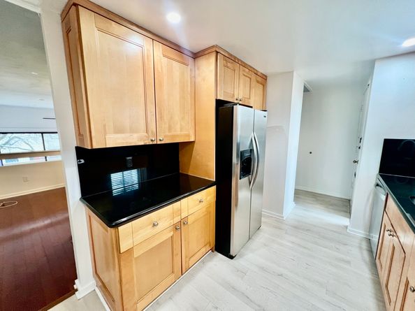 100 Hope Street APT 10, Stamford CT 06906