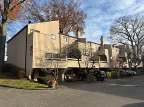 100 Hope Street APT 10, Stamford CT 06906