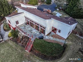 106 E Hunting Ridge Road, Stamford CT 06903