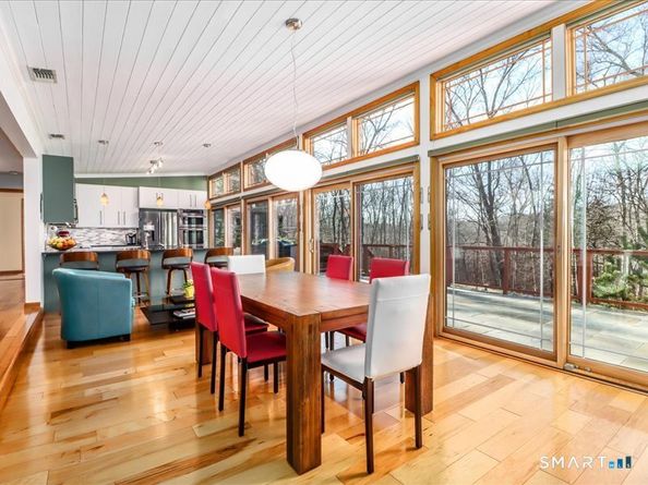 106 E Hunting Ridge Road, Stamford CT 06903