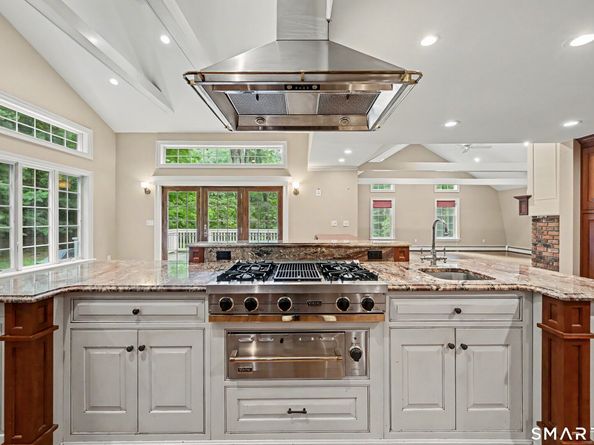 8 Indian Rock Place, Wilton CT 06897