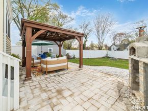 121 Ravencrest Drive, Stratford CT 06614