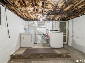 121 Ravencrest Drive, Stratford CT 06614