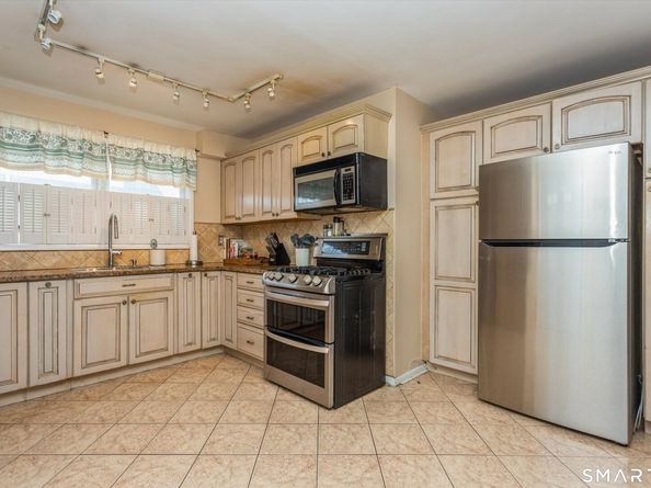 59 Woodway Road APT 1, Stamford CT 06907