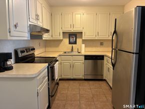 462 Glendale Avenue 11, Bridgeport CT 06606