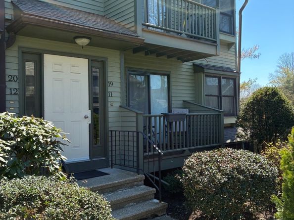 462 Glendale Avenue 11, Bridgeport CT 06606