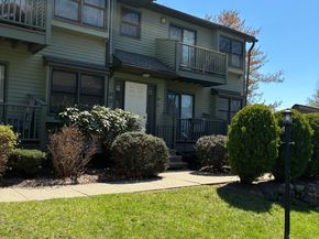 462 Glendale Avenue 11, Bridgeport CT 06606