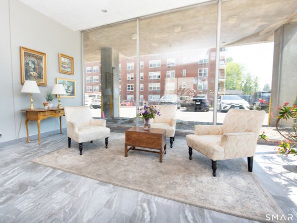 2370 North Avenue 2G, Bridgeport CT 06604
