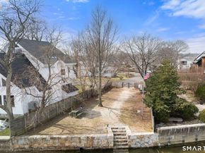 17 Seabreeze Place, Norwalk CT 06854