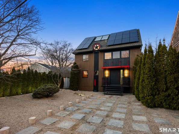 17 Seabreeze Place, Norwalk CT 06854