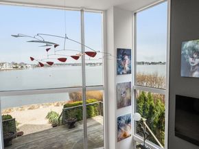 17 Seabreeze Place, Norwalk CT 06854