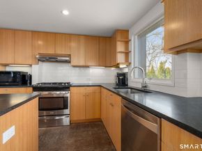 17 Seabreeze Place, Norwalk CT 06854