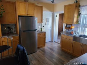 610 Wilmot Avenue 4, Bridgeport CT 06607